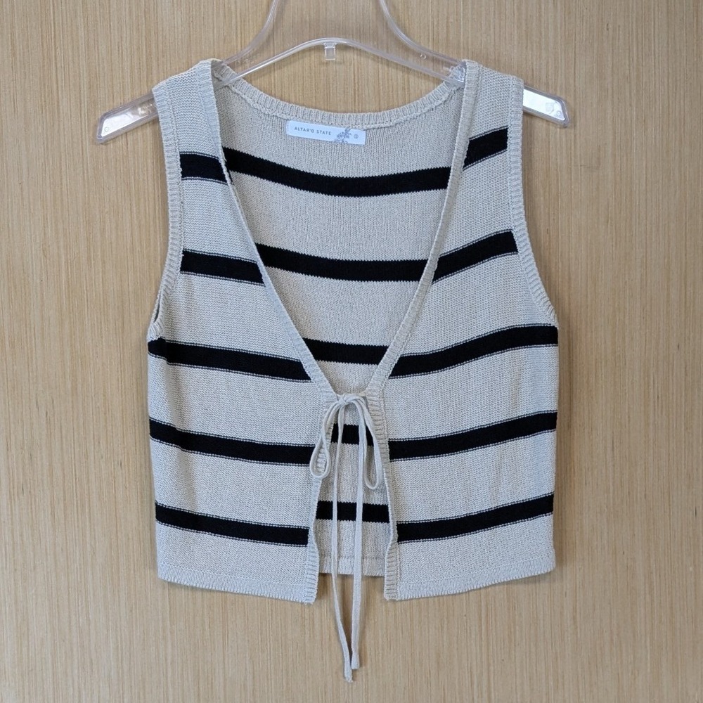 Altar'd State Minimalist Striped Cropped Knit Vest Women S Cream Black Layering